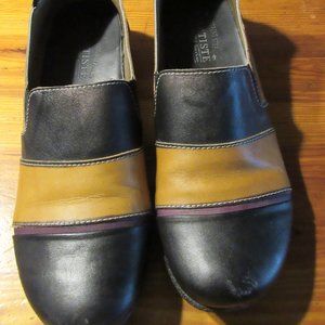 L'artiste Slip ons Sz 40